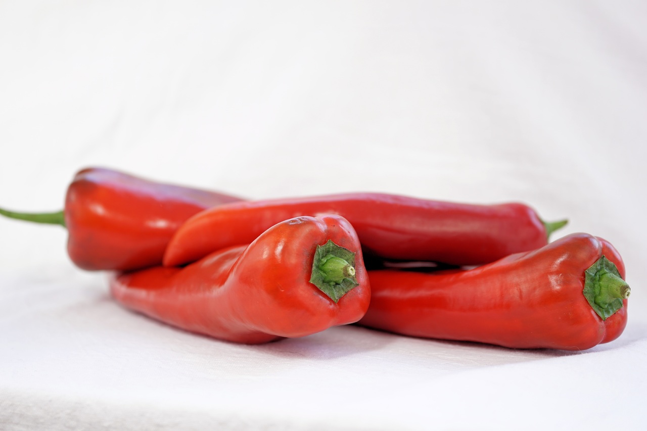 plant-food-pepper-red-produce-vegetable-1198895-pxhere.com